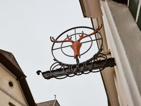 BILD:                       Zum Goldenen Hirschen | Gmunden                