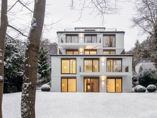 BILD:       		Mehrfamilienhaus in Possenhofen            