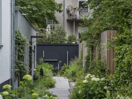 BILD:       		Haus Roth            